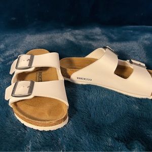 Youth Birkenstocks (Arizona Style) SIZE 33